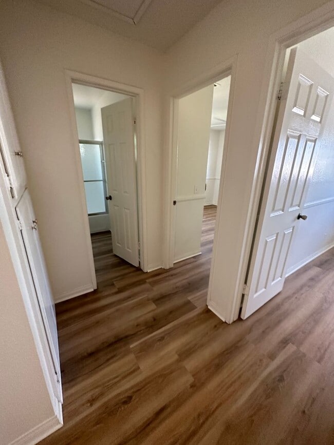 Building Photo - Newly Remodeled South Corona Family Home