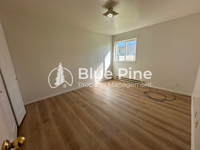 Building Photo - 2102 Stace St