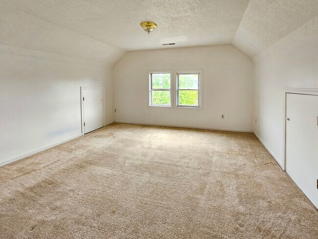 Building Photo - 54 Washington St