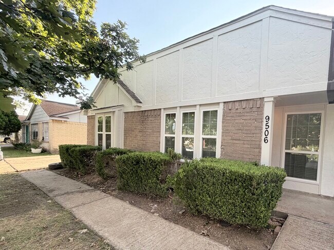 Building Photo - 9506 Wellsworth Dr