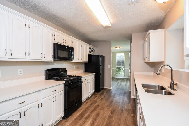 Building Photo - 492 Crestwood Ct