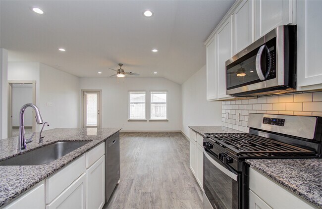 Building Photo - 10602 Great Basin Dr