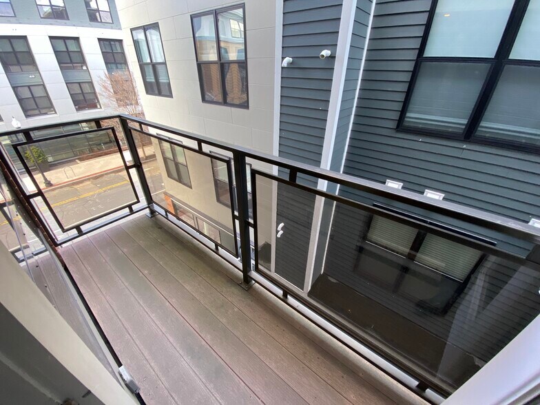 Building Photo - 303 D St