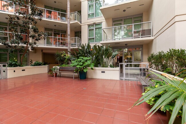 Back Patio Entrace - 1431 Pacific Hwy