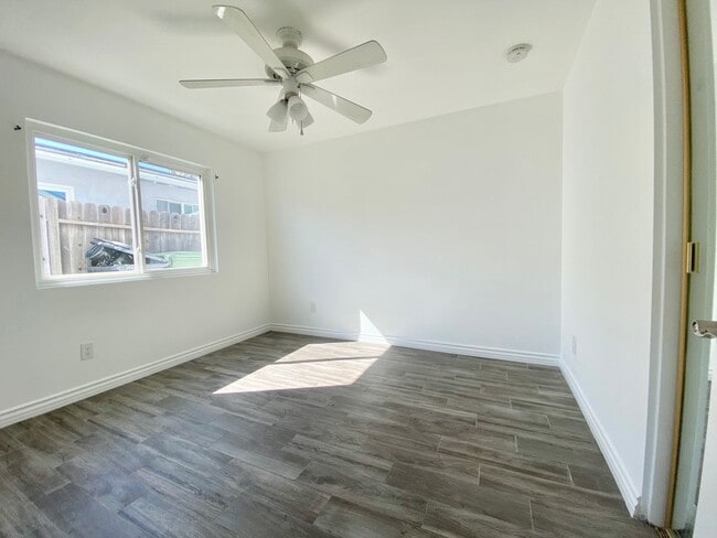 Building Photo - Single story Lake Lindero 4b/2b home with amazing lake views!