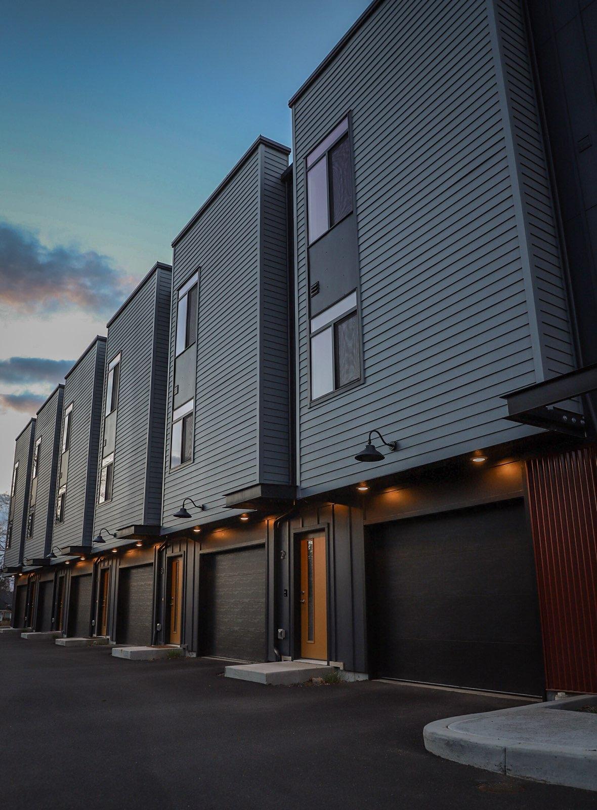 Building Photo - 618 S Denver St