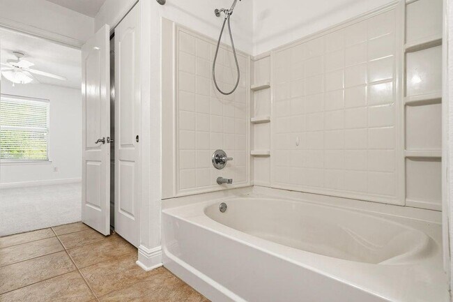 Building Photo - 2168 Hadleigh Hills Ct
