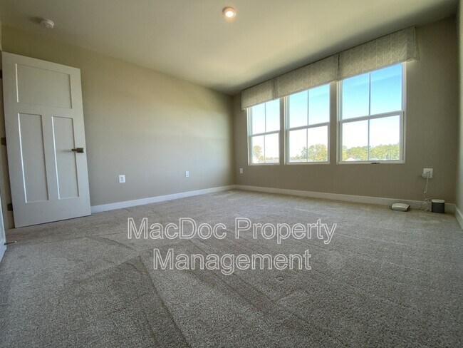 Building Photo - 18422 Centennial Cir