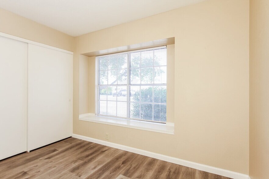 Building Photo - 19643 N 12th Pl