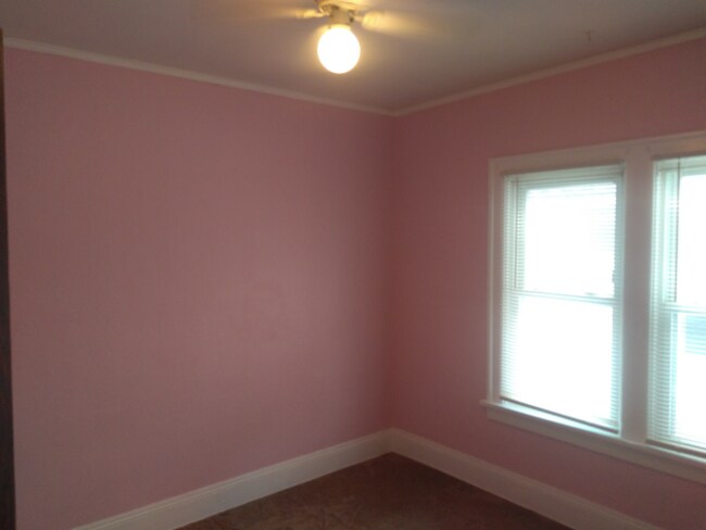 Building Photo - 1297 Warren Rd