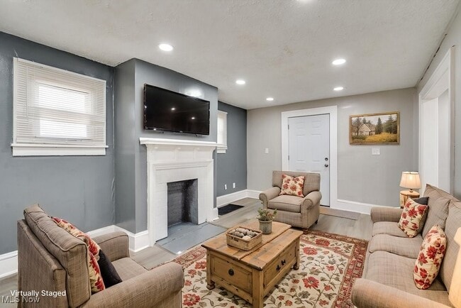 Building Photo - 920 Bloomfield Ave