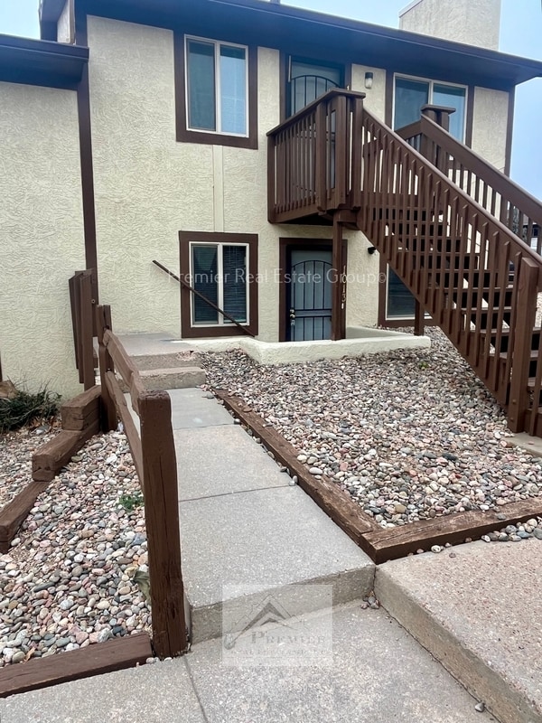 Building Photo - 1013 Western Dr