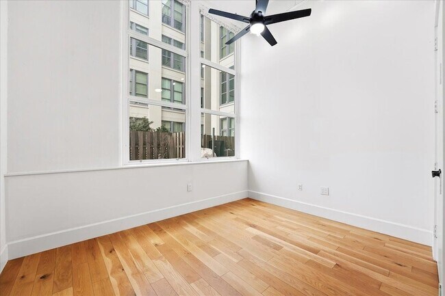 Building Photo - 50 Dey St