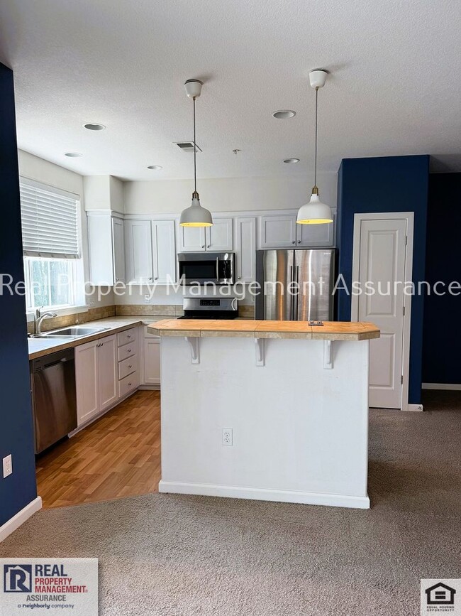 Building Photo - 10733 NE Red Wing Way