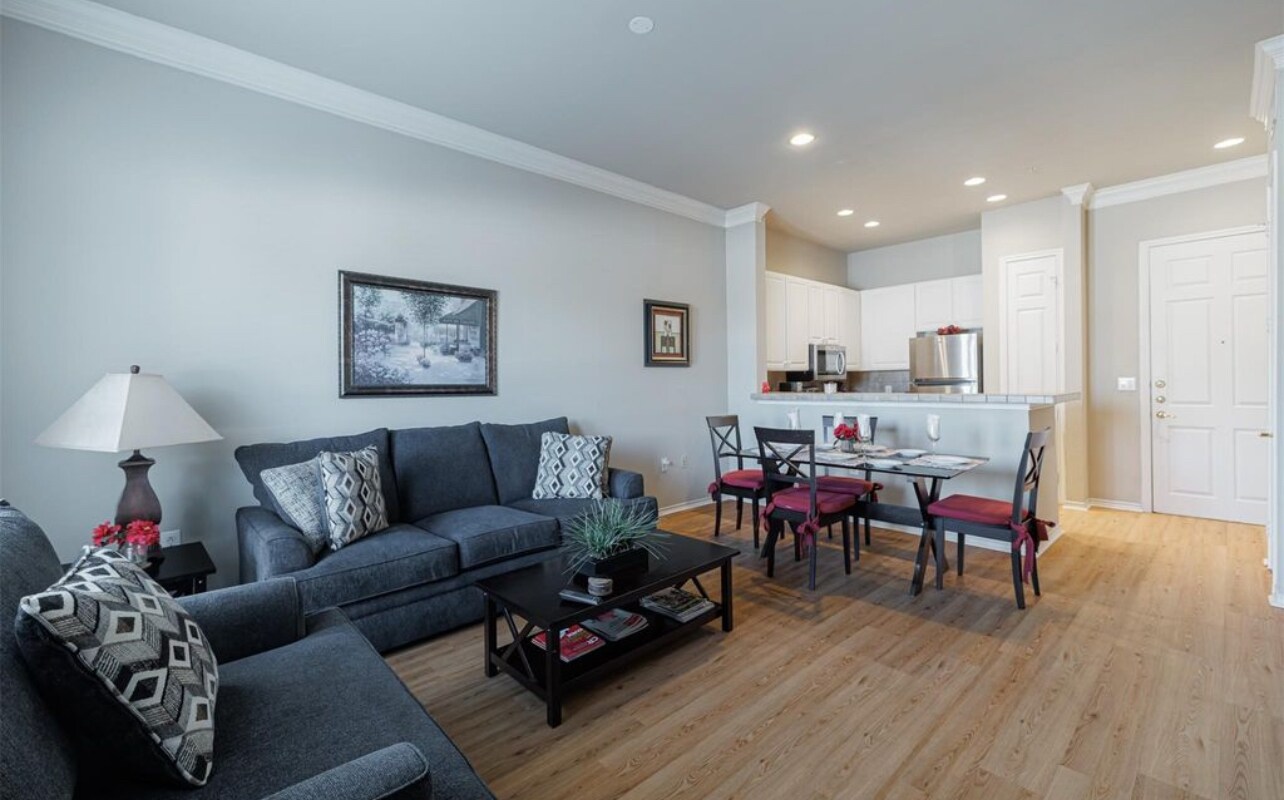 Building Photo - 2400 McCue Rd