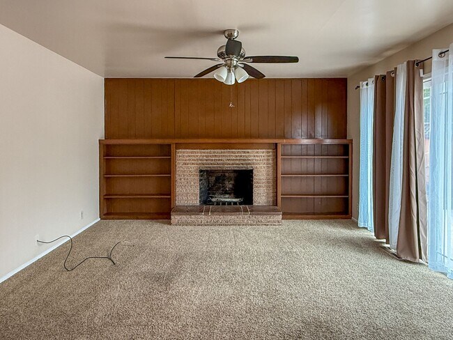 Building Photo - 1608 Ronald Ct
