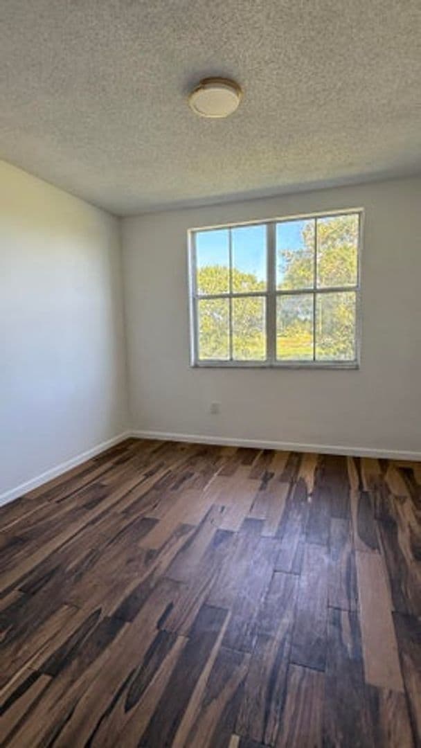 Building Photo - 2080 Greenview Shores Blvd
