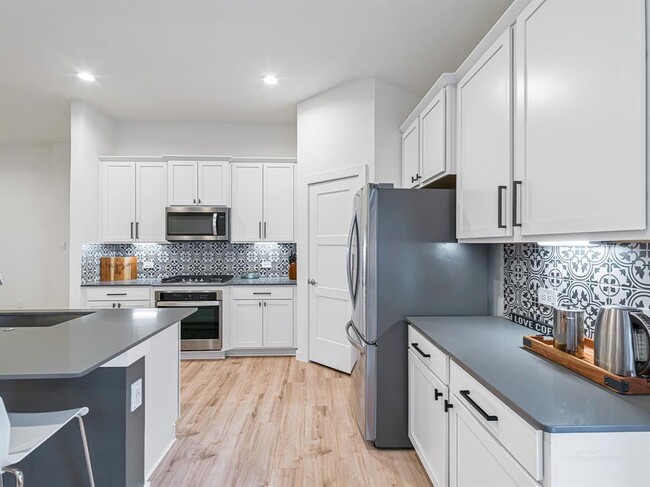 Building Photo - 22511 Petrizzi Ln