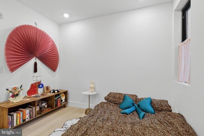 Building Photo - 2007 Cambridge St