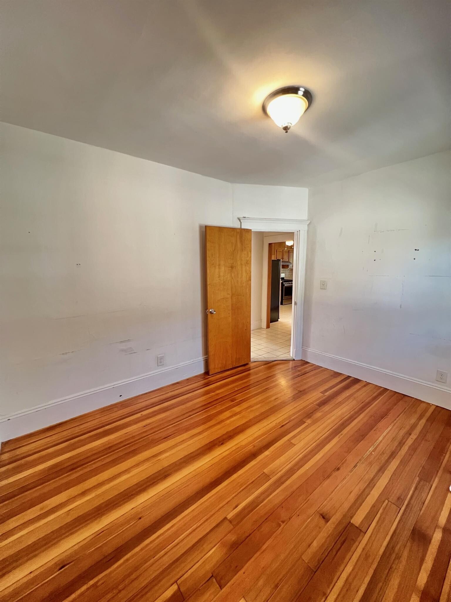 Building Photo - 16 Alexander Ave