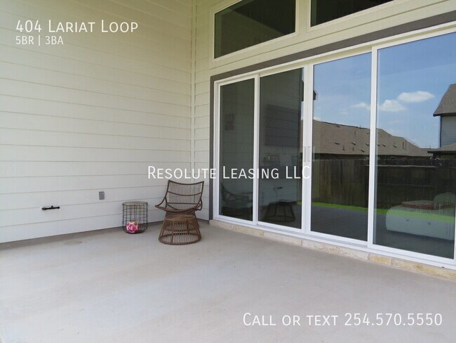 Building Photo - 404 Lariat Lp