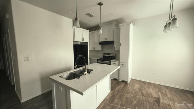 Building Photo - 16 S Indiana Ave