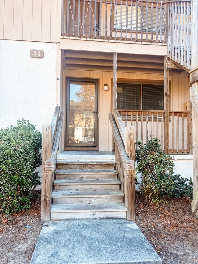 Building Photo - 51 Candlewyck