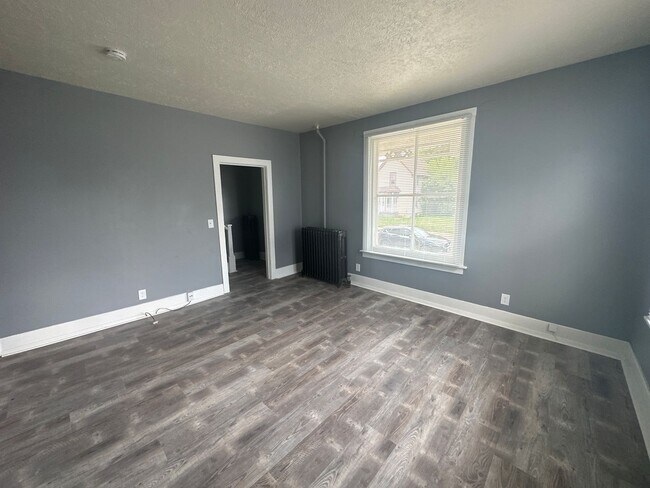 Building Photo - 418 Dunbar Ave