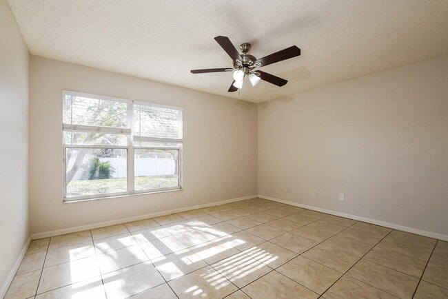 Building Photo - 12041 Goldenstar Ln