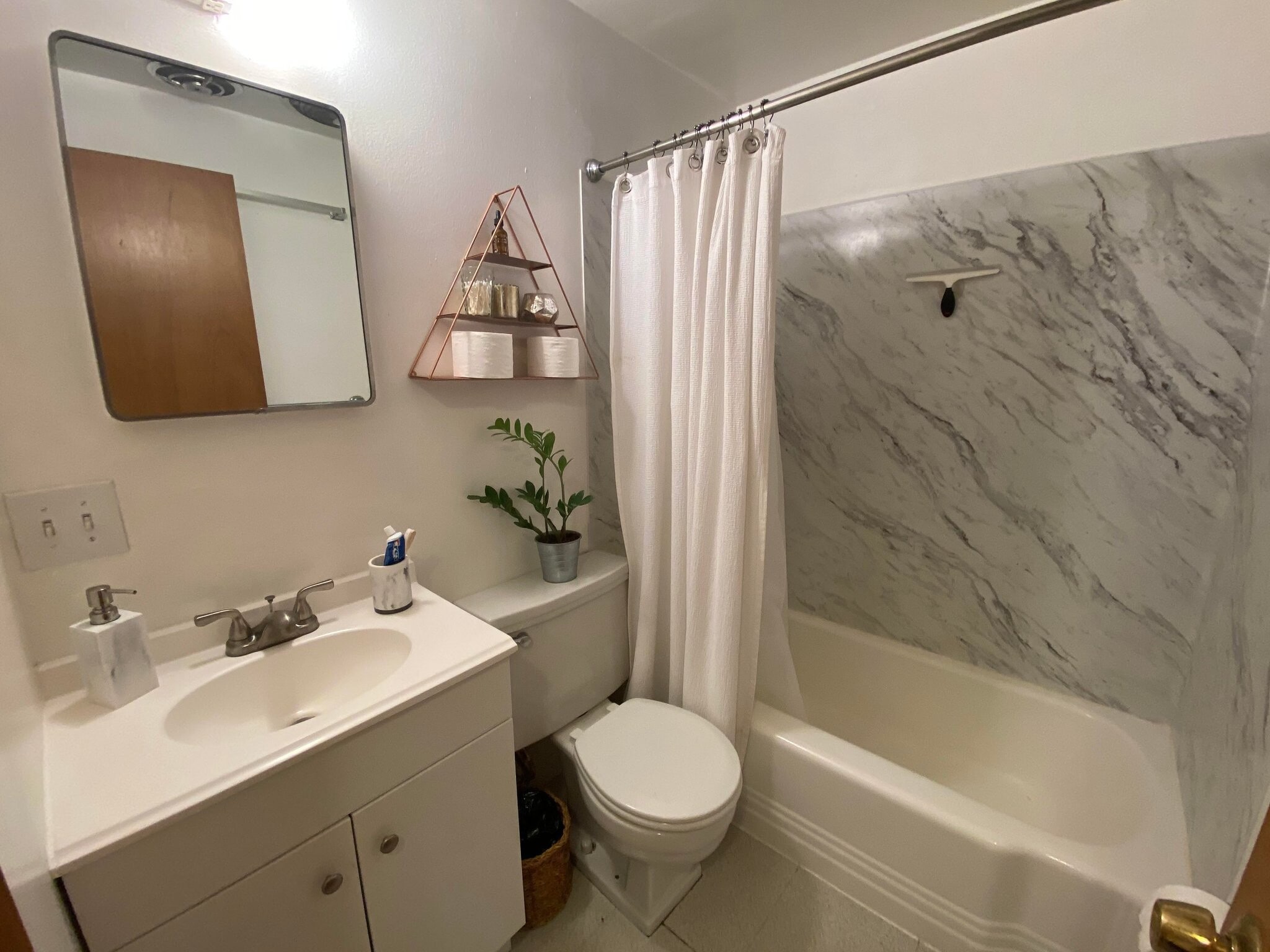 Building Photo - 2349 W Newton St