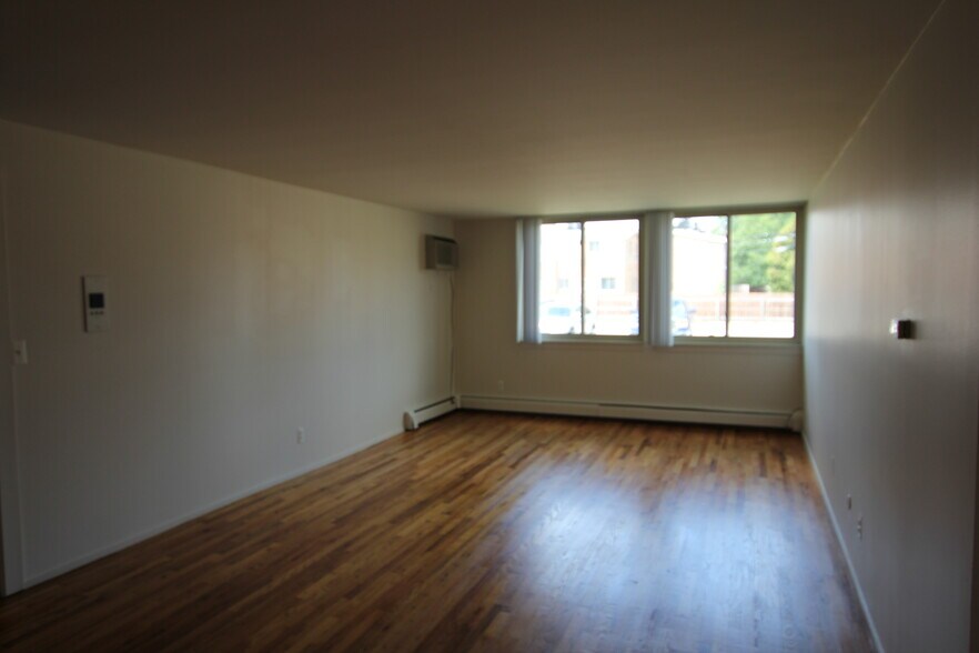 Building Photo - 239 Twelve Mile Rd