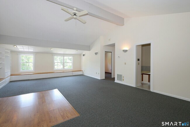 Building Photo - 36-40 Fox Run Rd