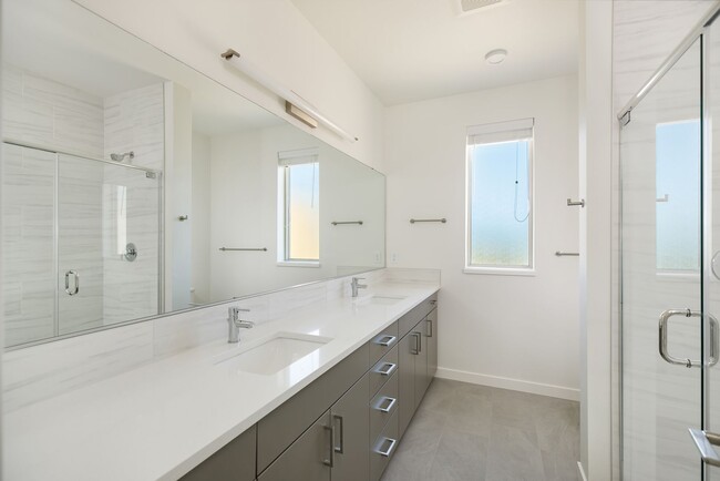 Building Photo - Beautiful 3 Bedroom Home Located in Ten Trails Black Diamond