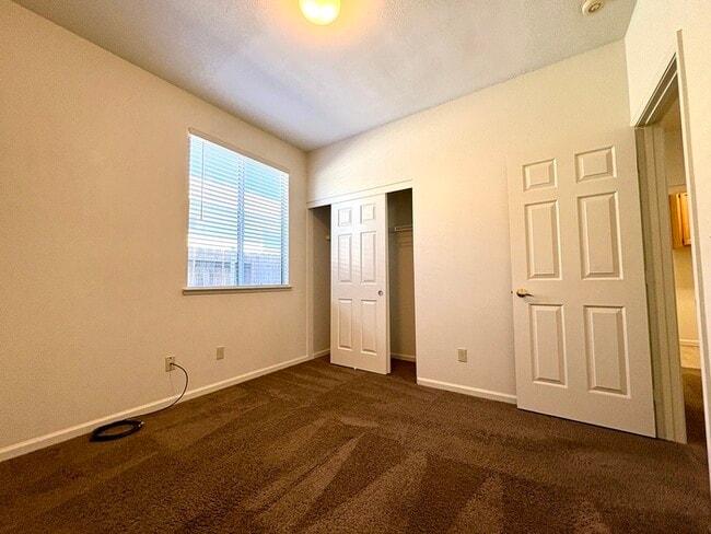 Building Photo - Great 3 Bedroom 2 Bathroom Home for Rent i...