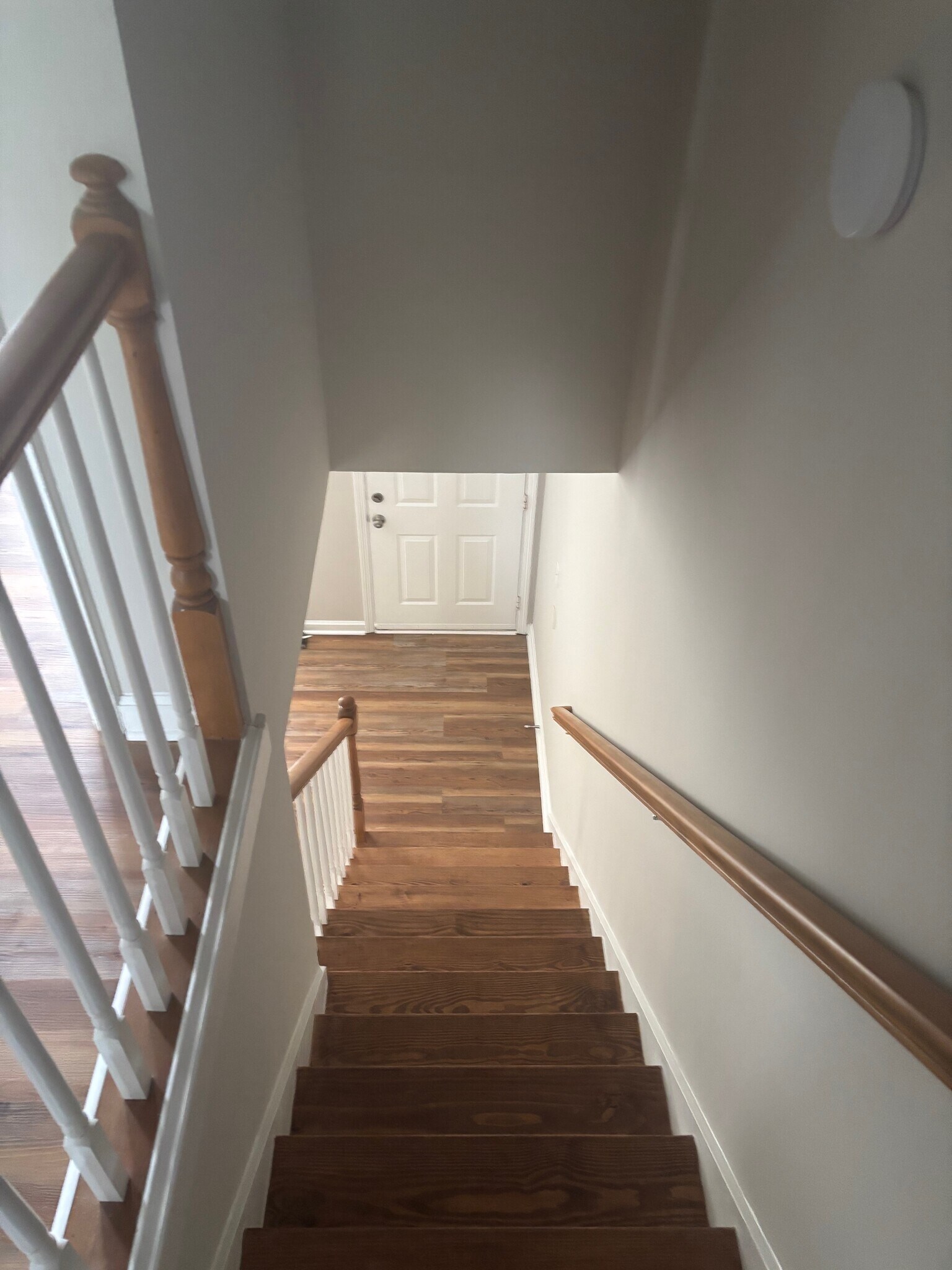 Building Photo - 231B Maple St