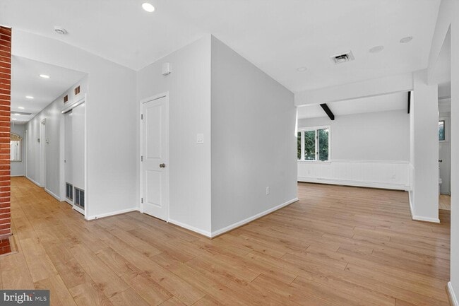 Building Photo - 7141 Oak Ridge Rd