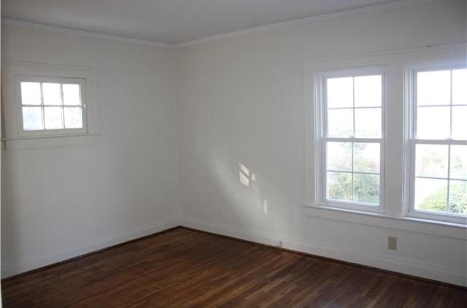 Building Photo - 2846 East Ave