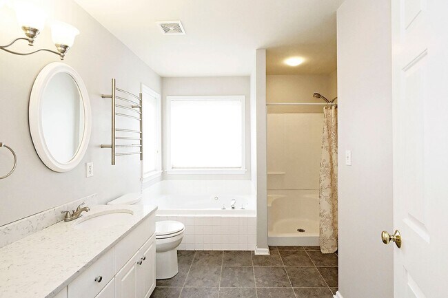 Building Photo - Pet-Friendly N. Albemarle Home With Fenced Yard