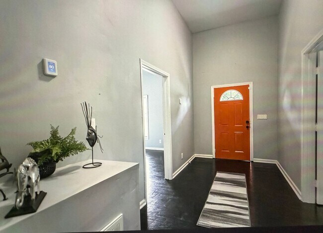 Building Photo - Charming 4BR House in Atlanta