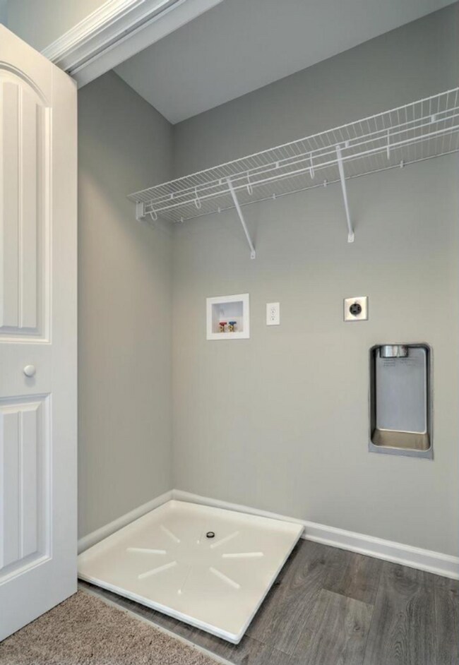 Building Photo - Dallastown Schools! Beautiful 3 Bedroom, 2.3 Bath Townhome!