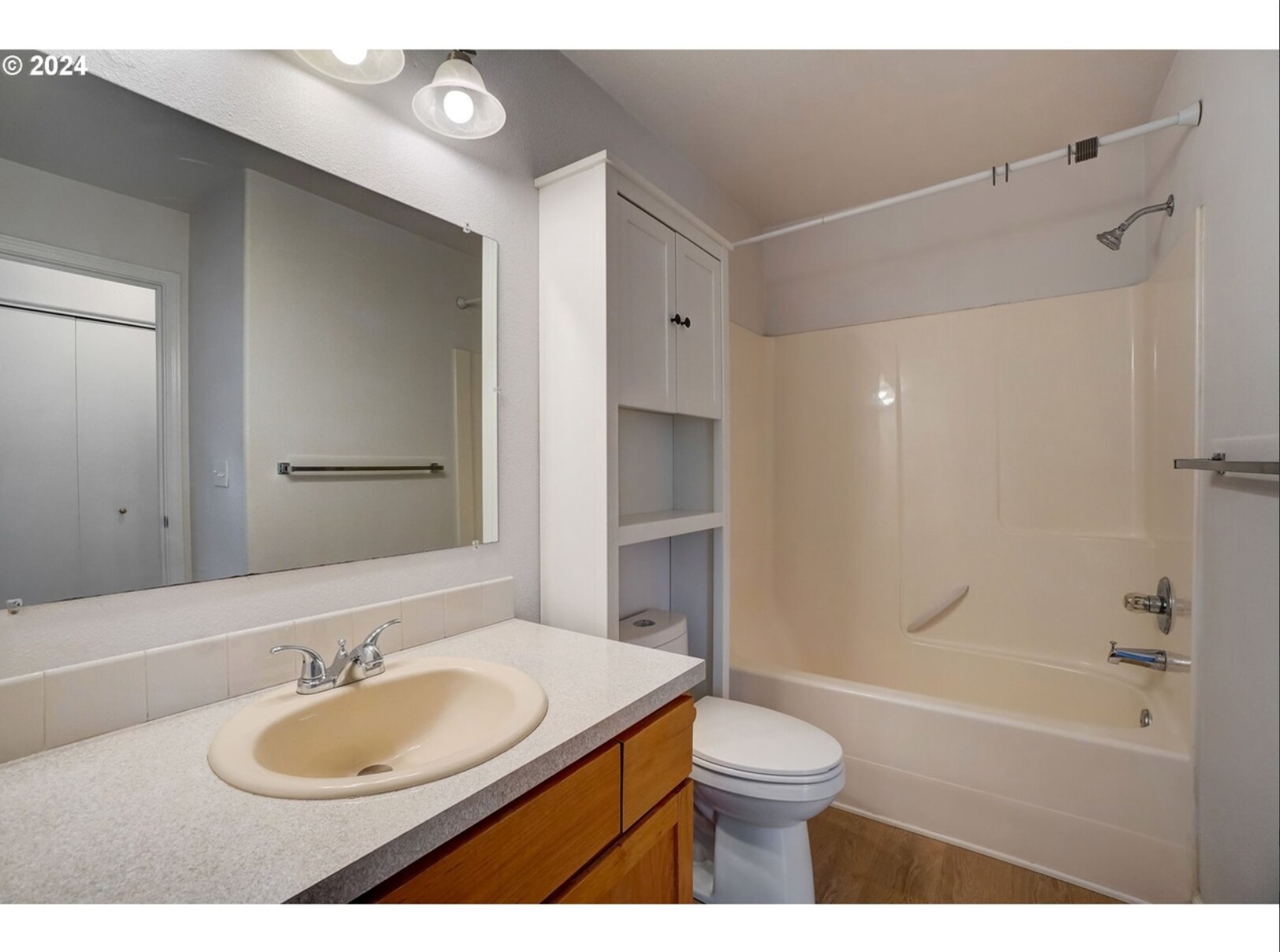 Bathroom - 11825 SE Pine St