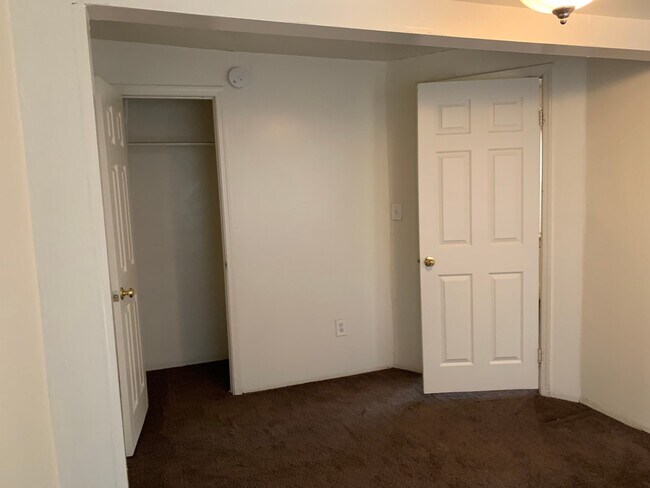 Building Photo - 1809-1811 Buena Vista St