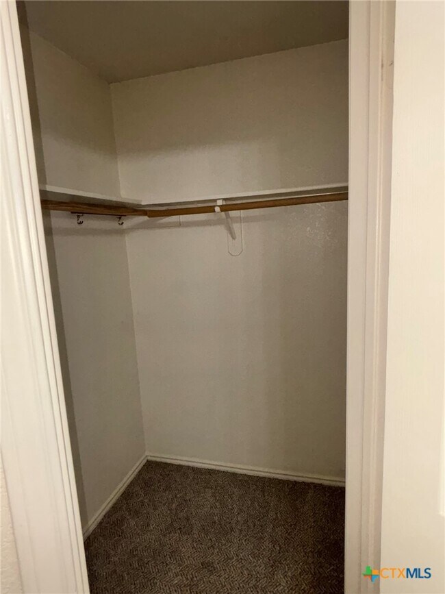 Building Photo - 2205 Garrett Dr