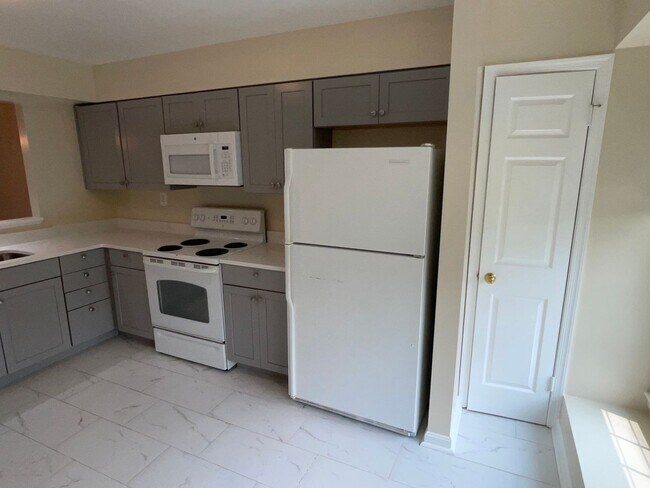 Building Photo - 1311 Templeton Pl