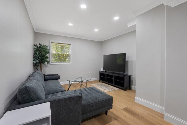 Building Photo - 3810 Nicholson St