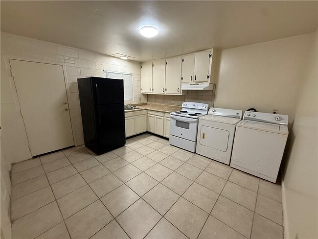 Building Photo - 728 Bankhead Pl