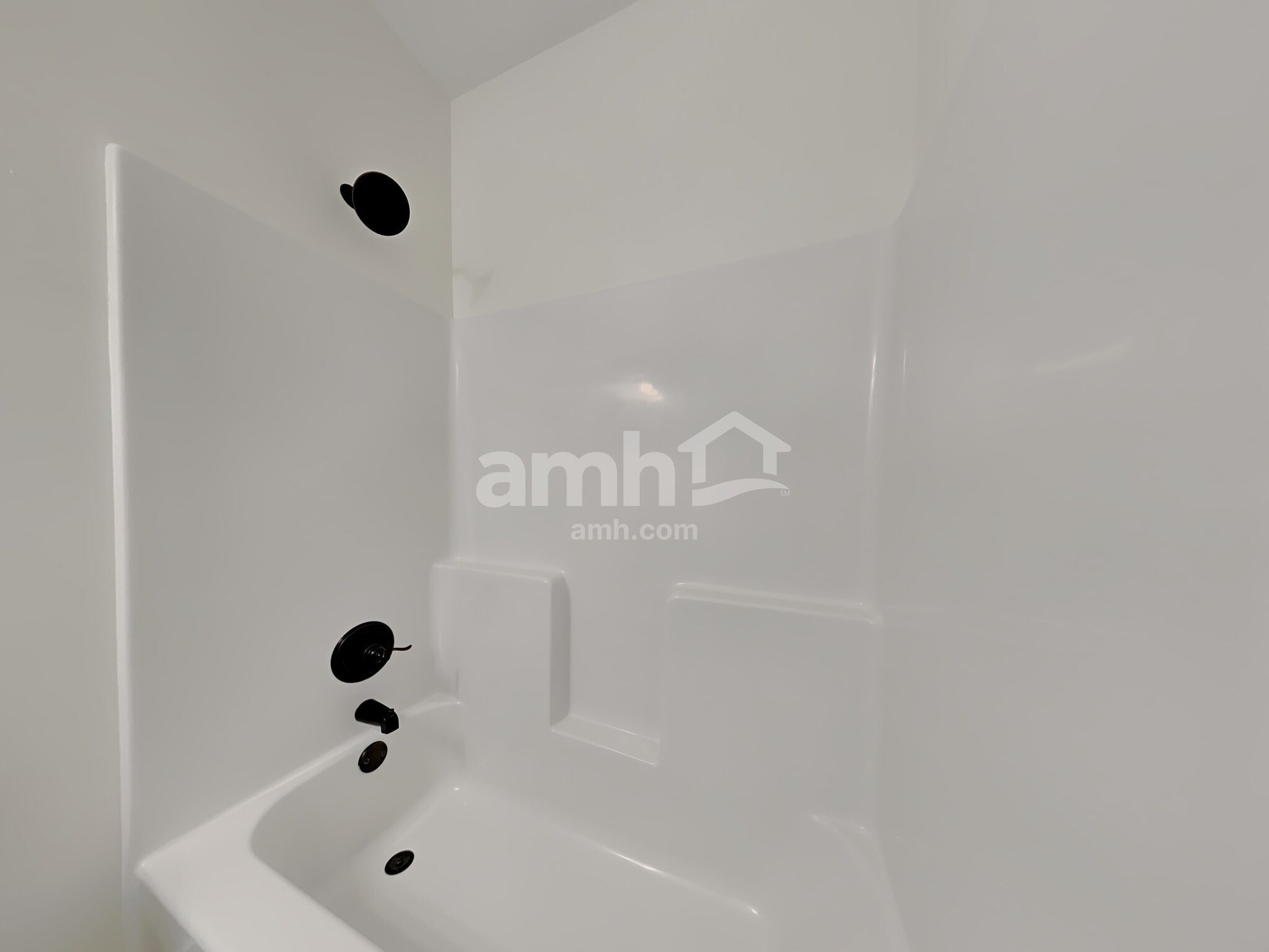 Building Photo - 160 Shady Ln Cove