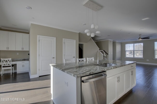 Building Photo - 26 Mariveles Wy