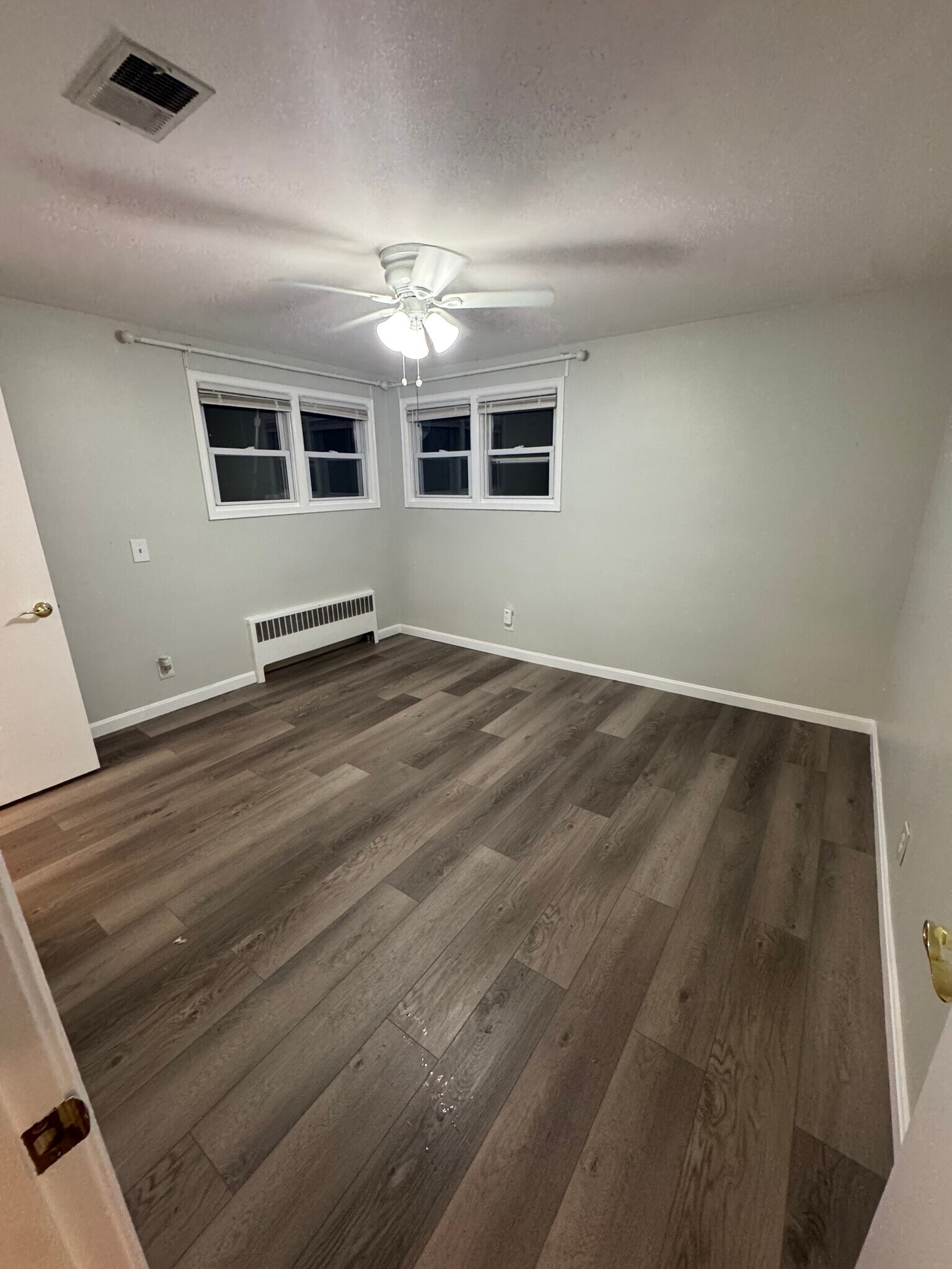 Building Photo - 8 Rustlewood Dr