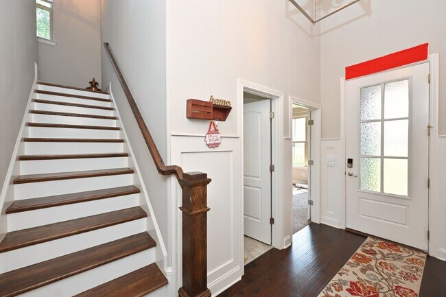 Building Photo - **2019-BUILT EXECUTIVE HOME IN A CUL-DE-SA...